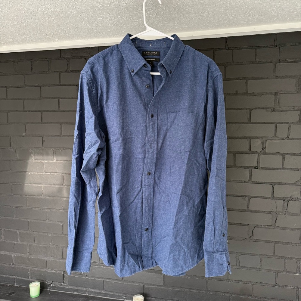 [NEW] Banana Republic blue flannel men’s button-down shirt, large untucked fit